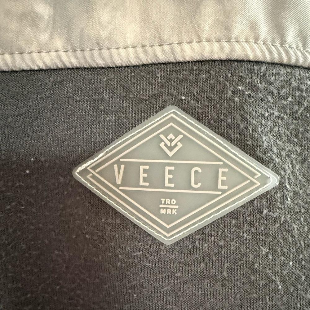 Men's Veece by Buckle Hoodie size M - Picture 2 of 6